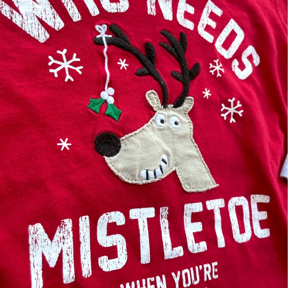 💥4/$20💥2T Reindeer Who Needs Mistletoe When You're This Cute Christmas T-Shirt - Picture 3 of 7